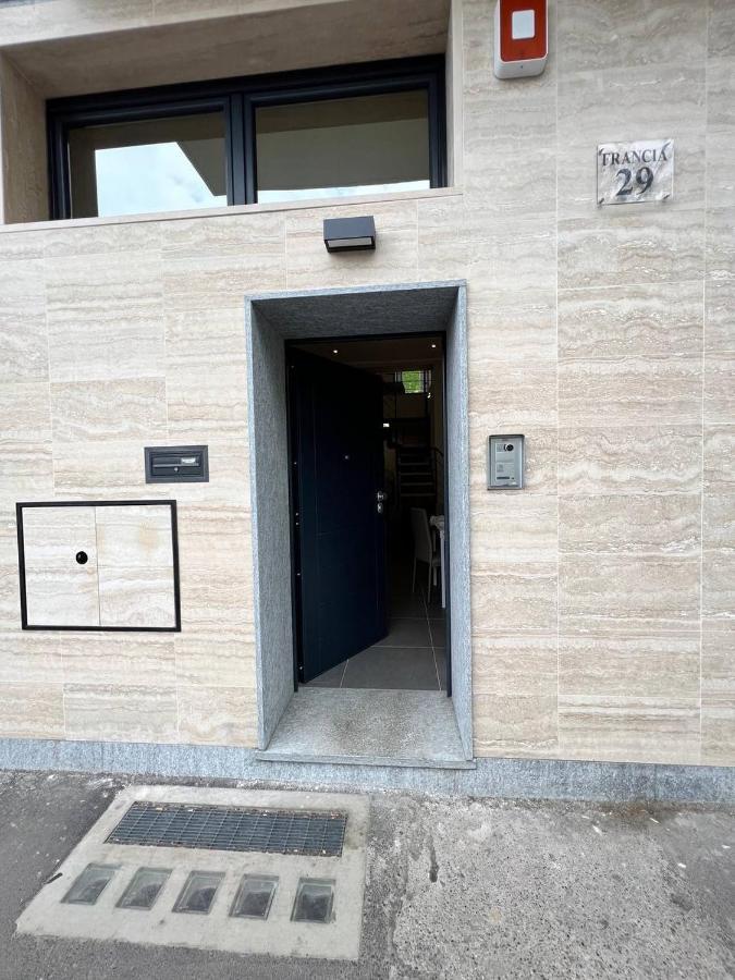 Апартаменты Modern Loft Center Of Turin + Jacuzzi 30M Metro Колленьо Экстерьер фото